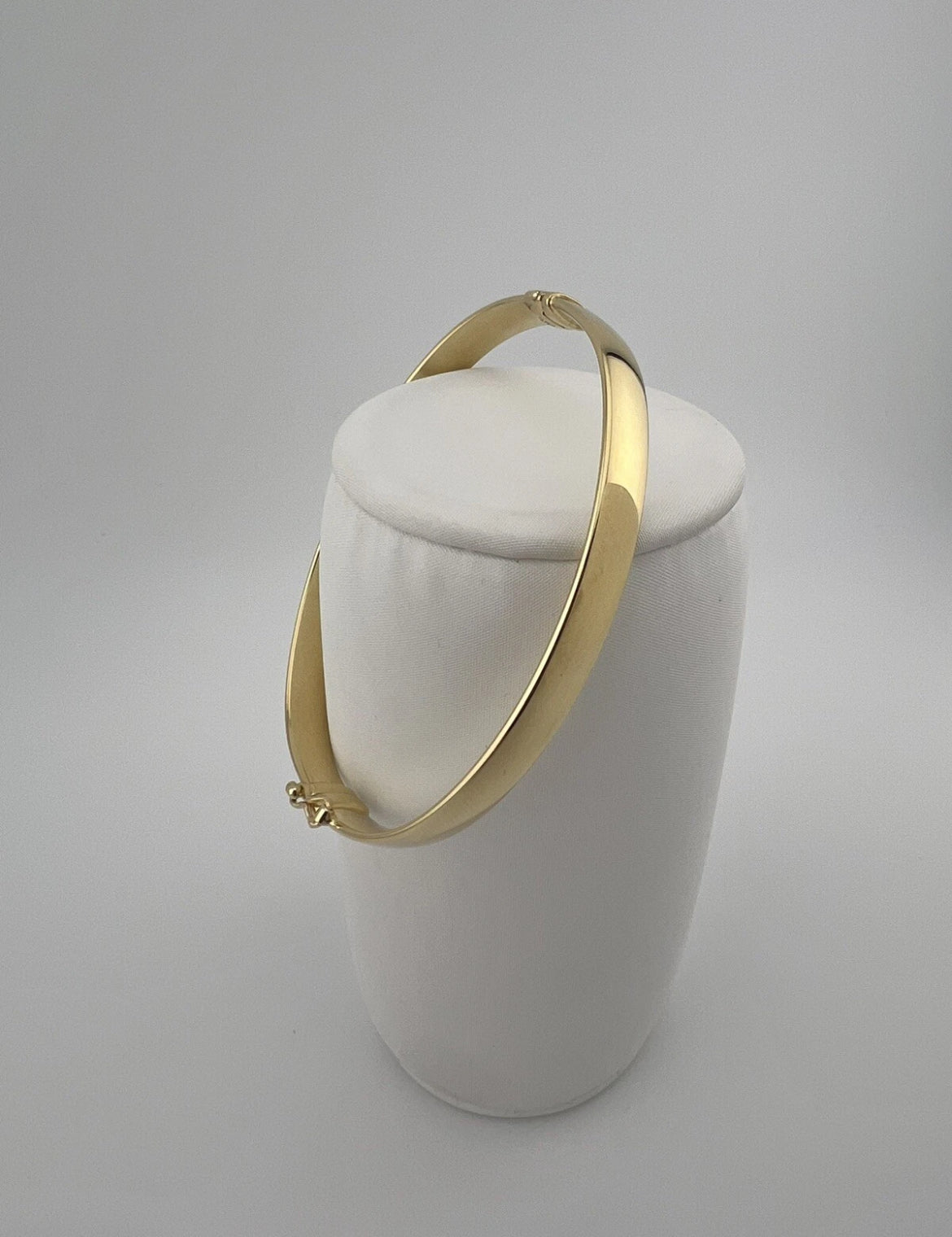 Women’s 9ct Yellow Gold Plain Bracelet - Ladies Gold 6mm Plain Hinged Bangle