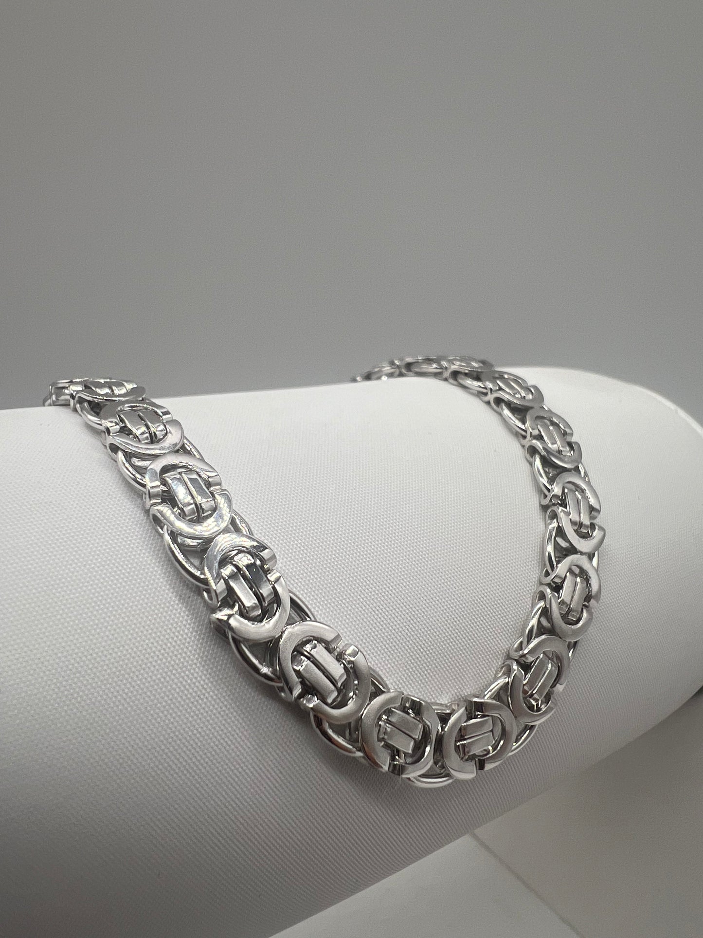 Men’s Solid 9ct White Gold - 6mm Wide - 8.5 Inch -  Men’s Byzantine Bracelet