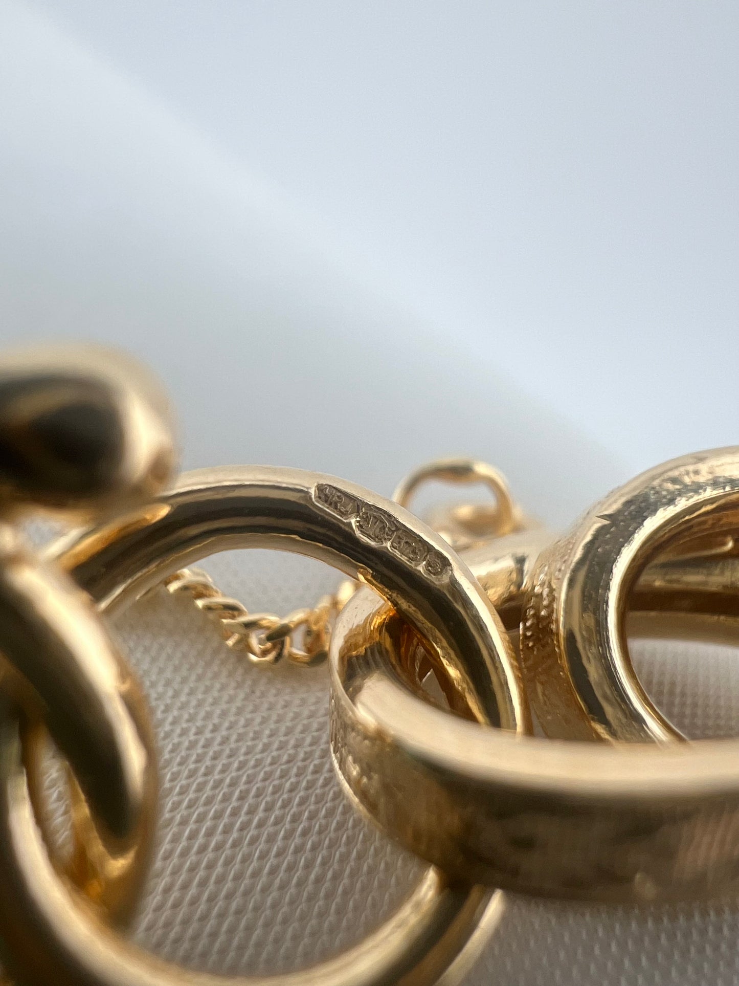 9ct Yellow Gold Price Of Wales Padlock Bracelet - New Large Chunky Gold Bracelet