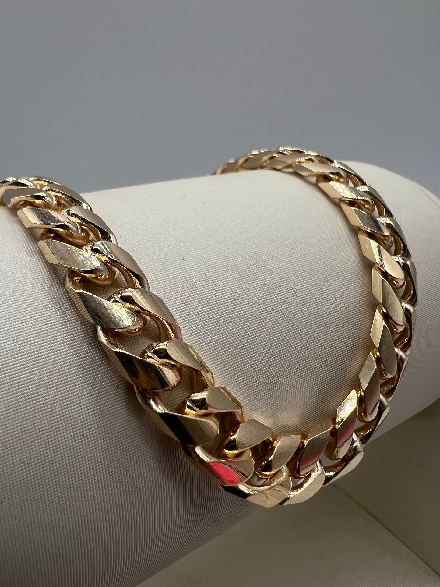 Solid 9ct Gold 8.5mm Cuban Link Bracelet - 8.5 Inch Full UK Hallmark