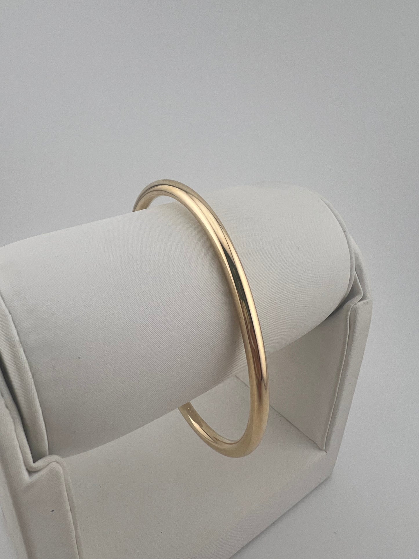 Mens Solid 9ct Gold Bracelet - Solid Gold 4.5mm Torque Bangle - 8.5 INCHES - Boxed