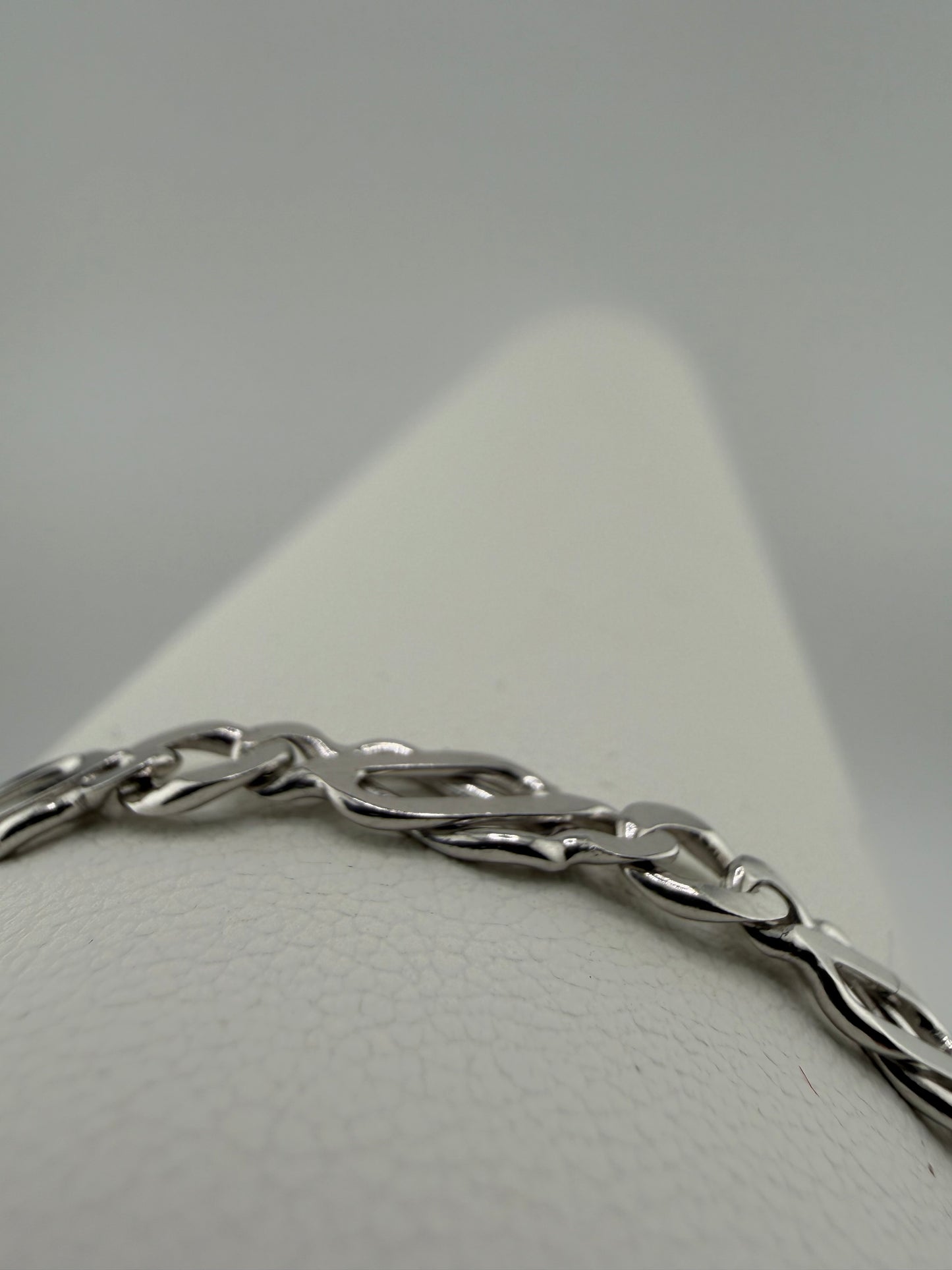 Ladies Solid 9ct White Gold 5mm Wide Celtic Bracelet - 7.5 Inch Ladies Bracelet