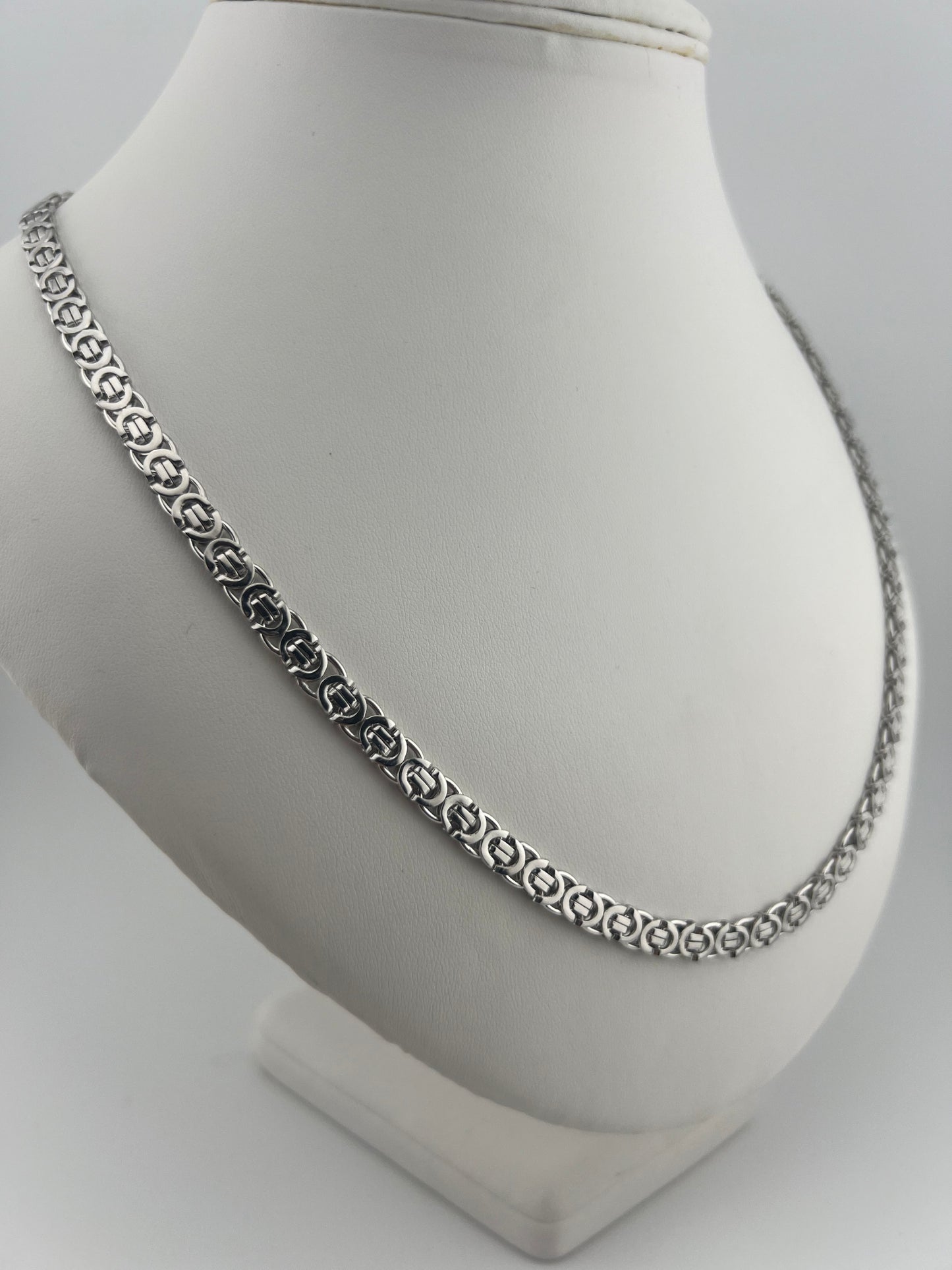 Solid 9ct White Gold Byzantine Chain - 6mm Wide - 24 Inch - Fully Hallmarked