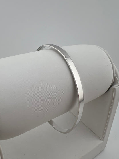 Solid 9ct White Gold Bracelet - 4.5mm Wide - Ladies White Gold Hook Bangle UK Hallmark