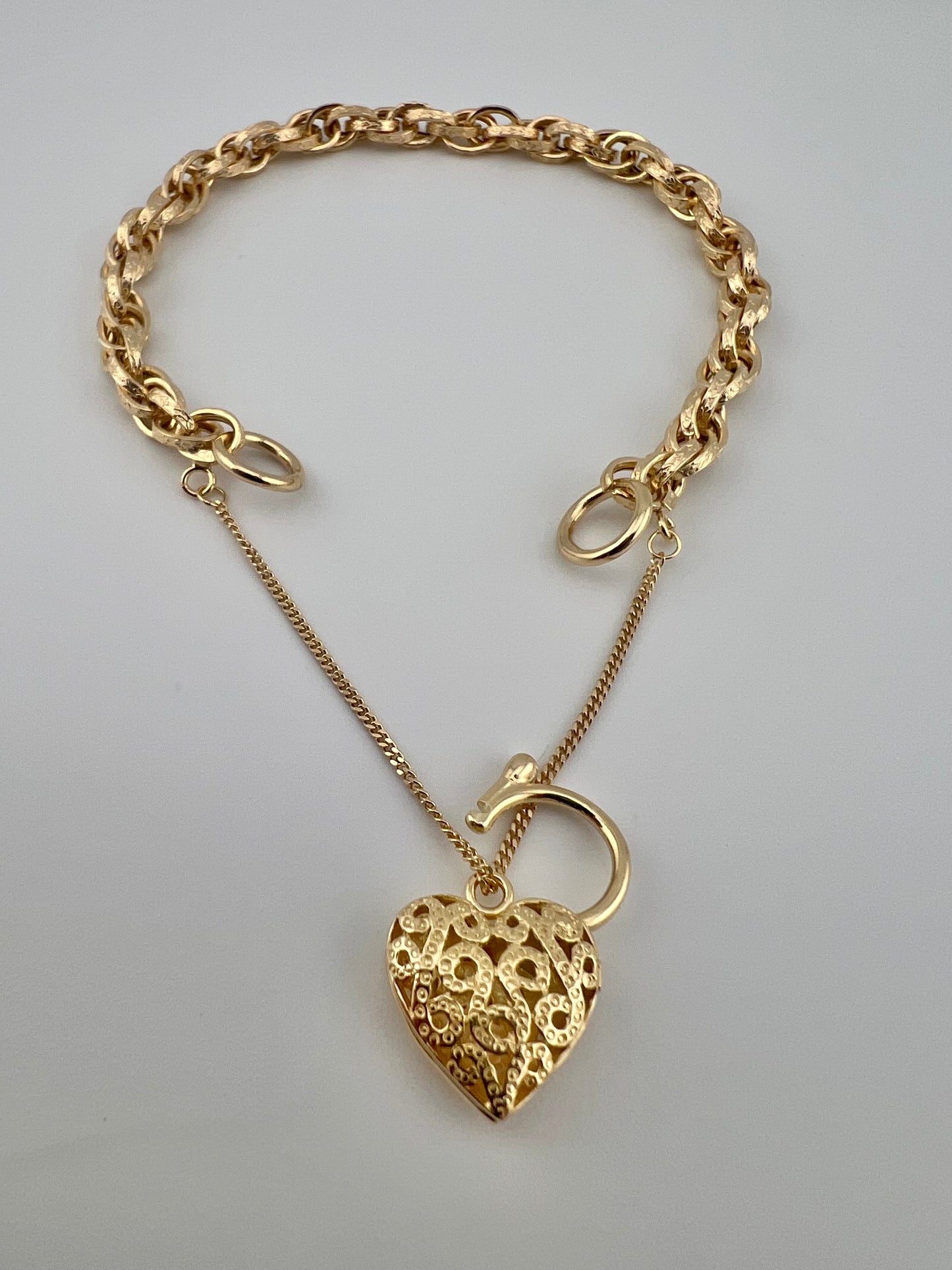 9ct Yellow Gold Price Of Wales Padlock Bracelet - 7.5 INCH - Fully Hallmarked
