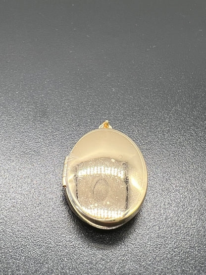 Genuine 9ct Yellow Gold Medium Size Oval Plain Picture Locket / Pendant - Boxed