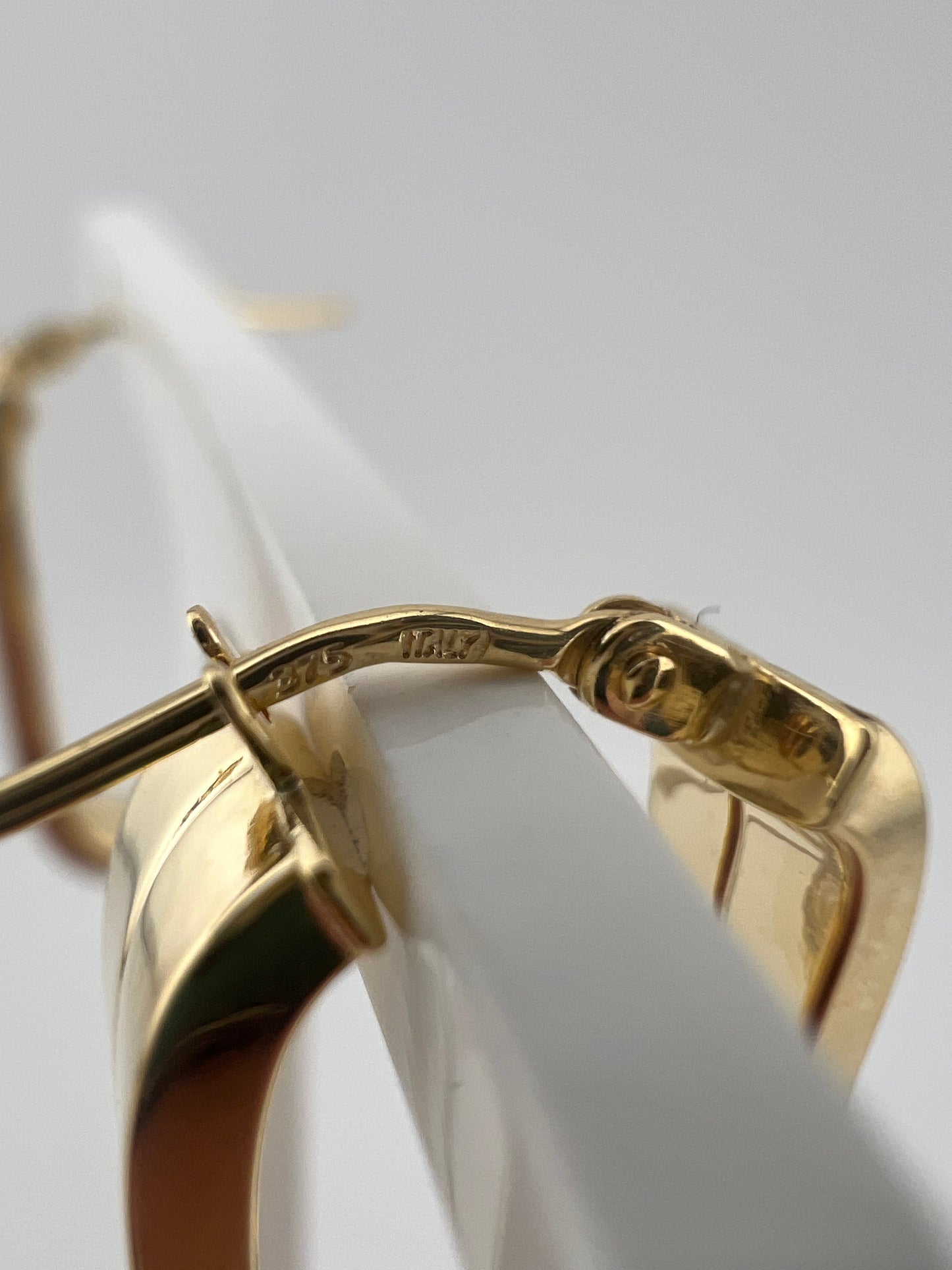 Ladies 9ct Gold Earrings New - Ladies 9ct Yellow Gold Drop Earrings - 28mm Drops