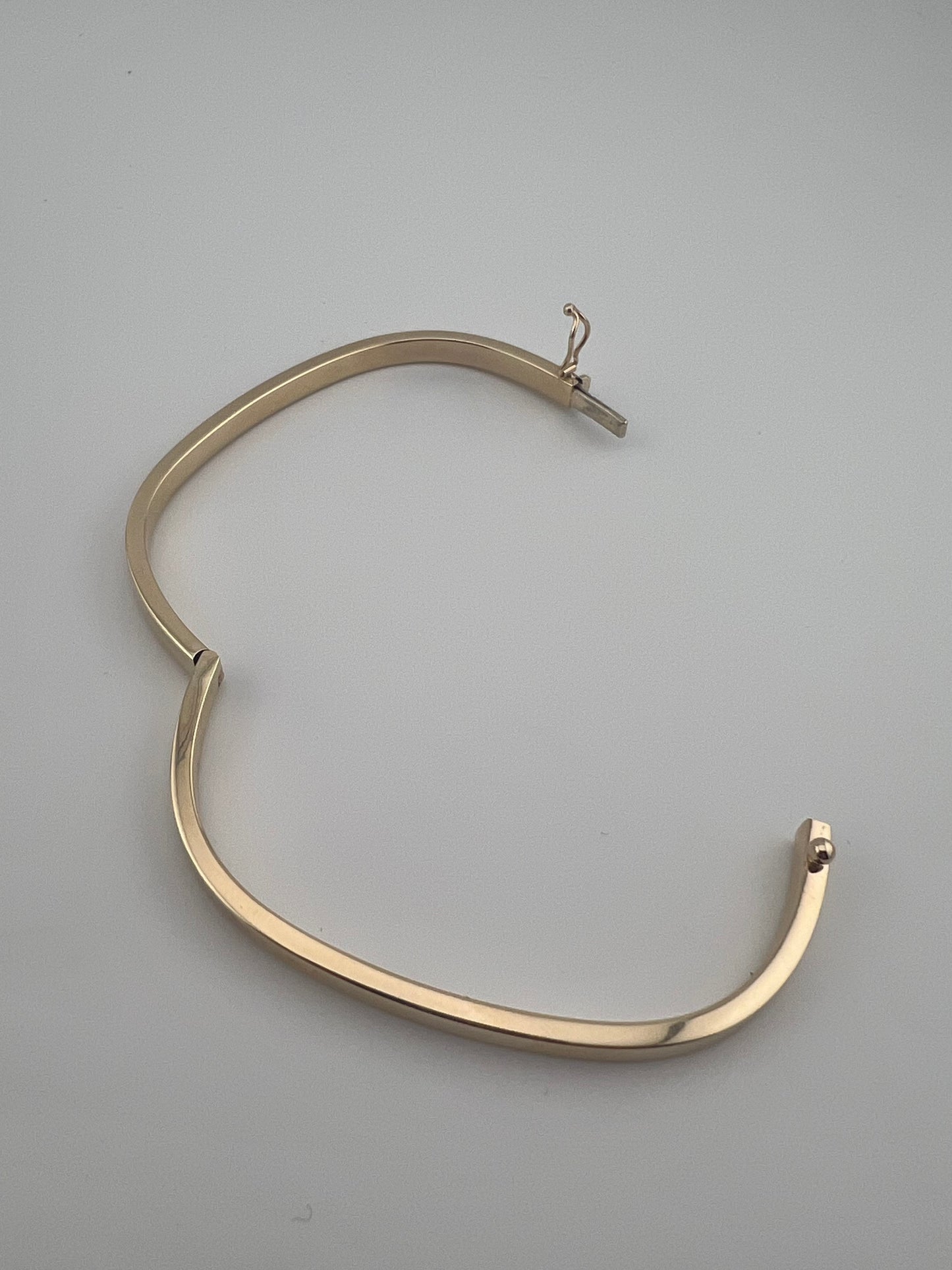 Women’s 9ct Yellow Gold Plain Bracelet - Ladies Gold 4mm Bangle - TV Shaped