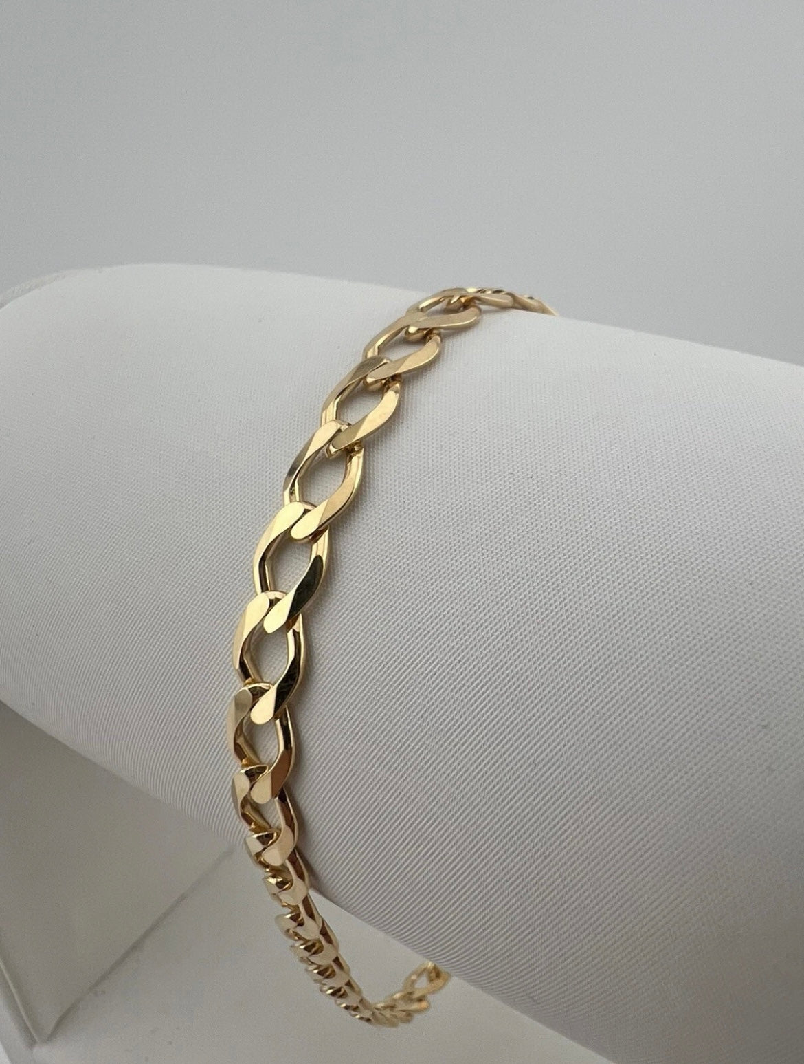 9ct Solid Gold Bracelet 8.5 INCH - 6mm Flat Curb - UK HALLMARK & BOX