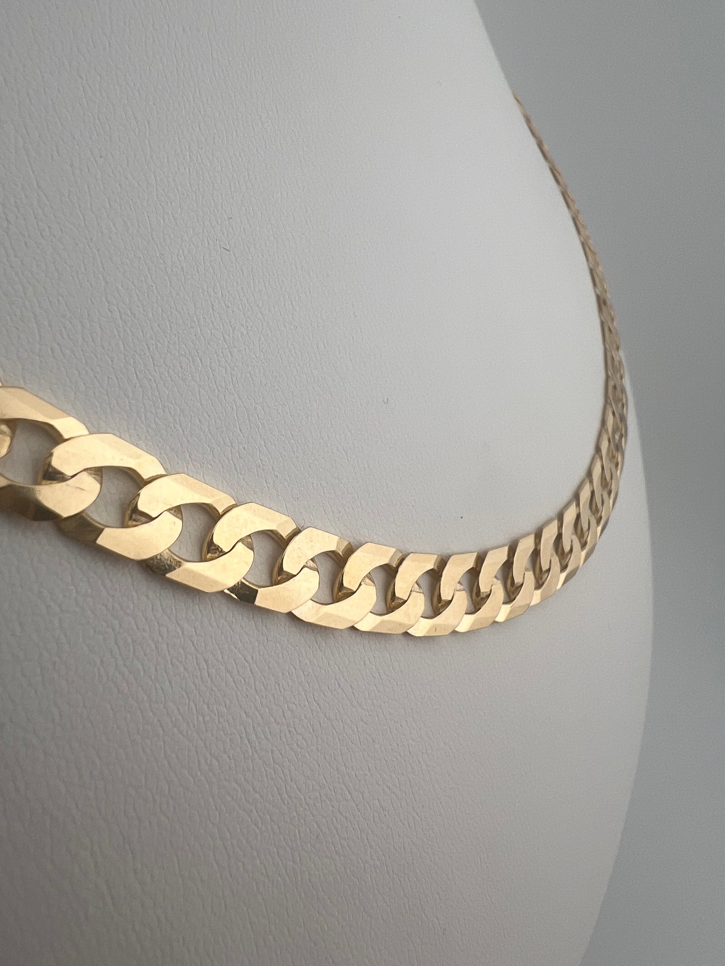 9ct Solid Gold Men’s Chain 18, 20, 22, 24, 28 INCH - 7mm Flat Curb Chain - Full UK Hallmark