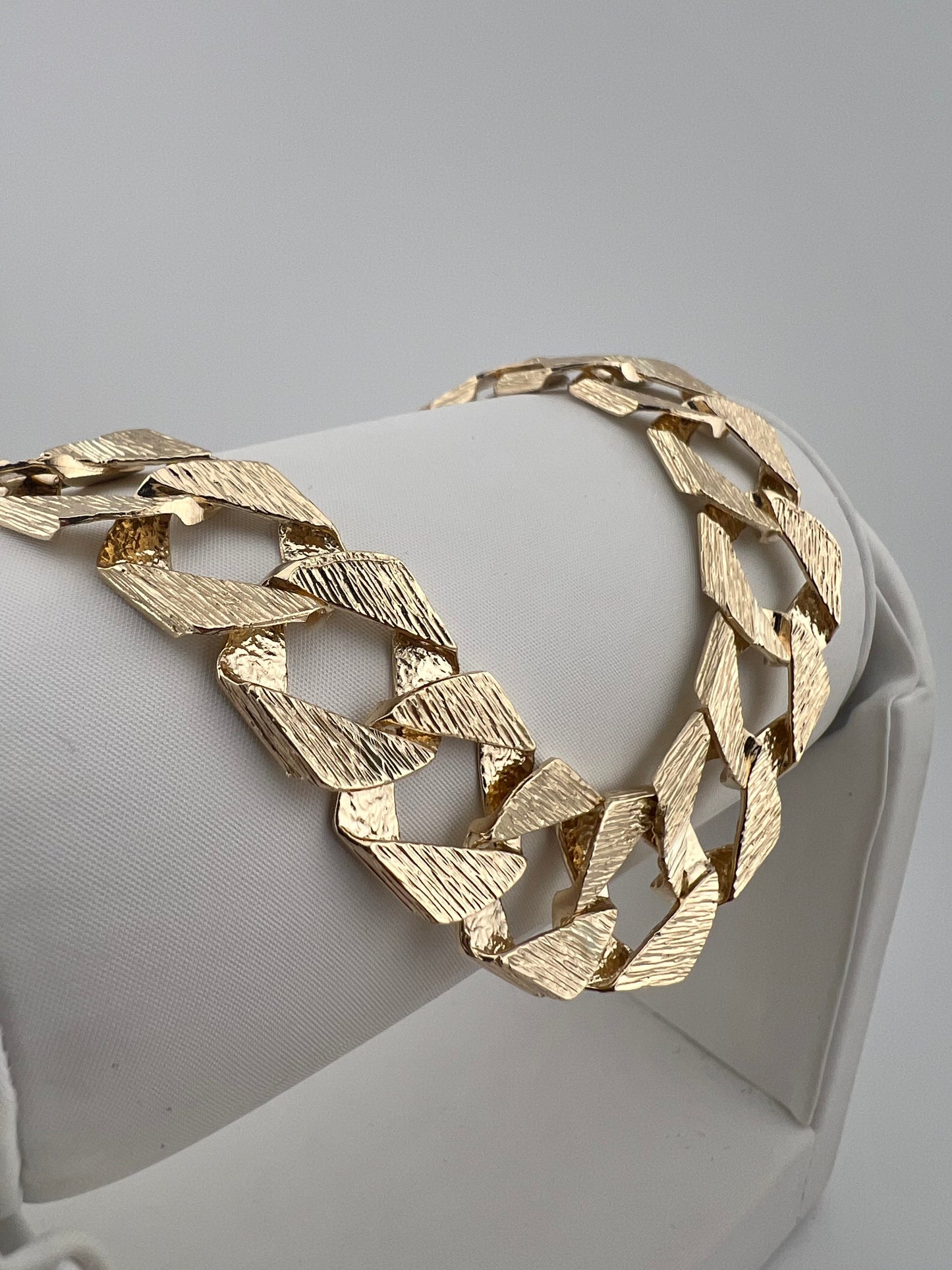 9ct Solid Gold Men's Bracelet 8.5 INCH - 14mm Flat Curb - FULL UK HALLMARK & BOXED