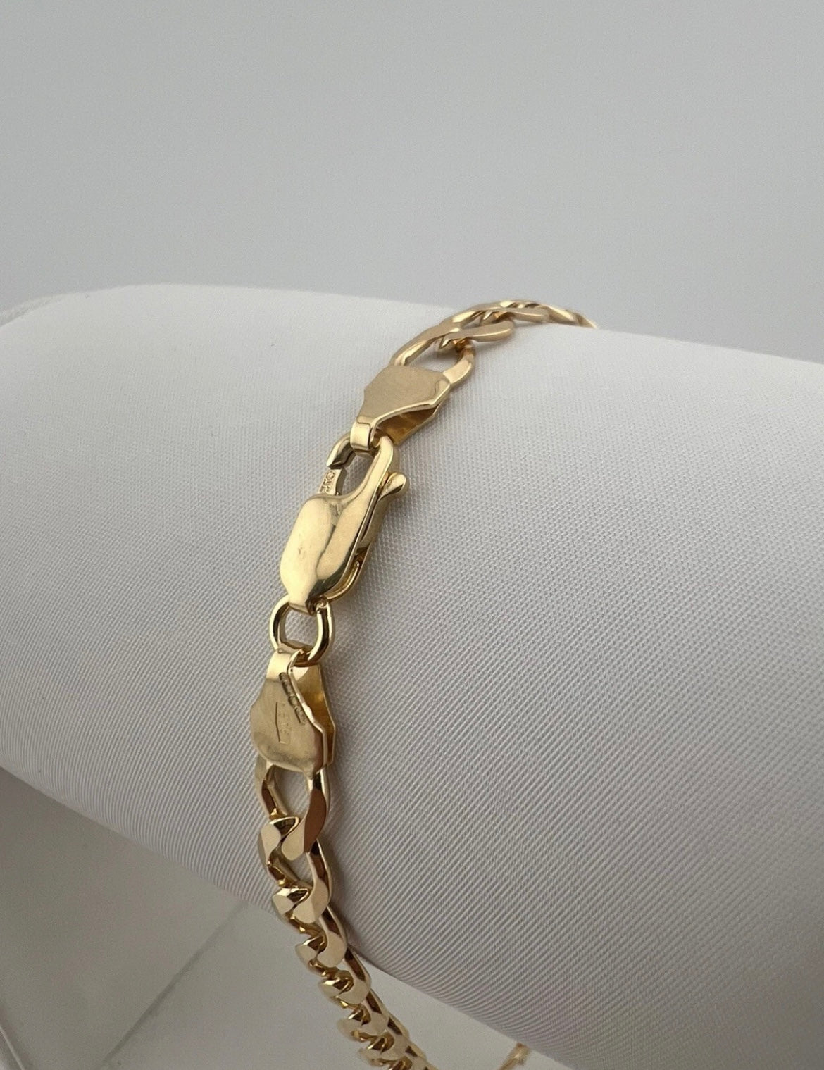9ct Solid Gold Bracelet 8.5 INCH - 6mm Flat Curb - UK HALLMARK & BOX