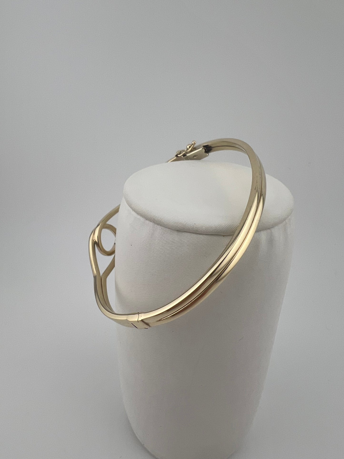 Women’s 9ct Yellow Gold  Ladies Bangle  - 7.5 Inch - Full Hallmark & Box