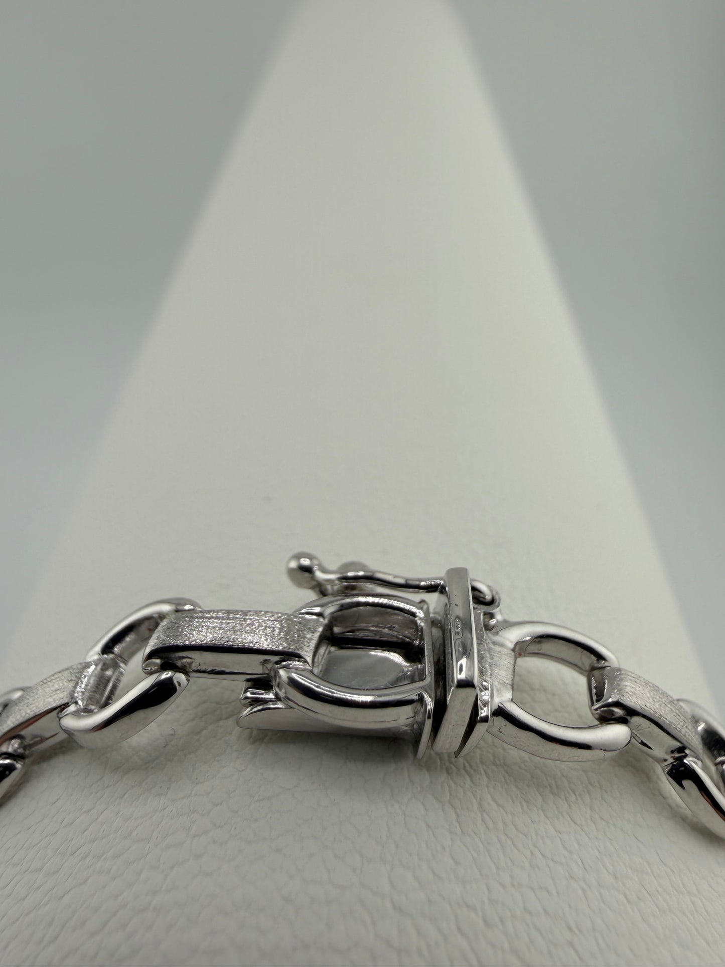 9ct White Gold  Ladies Bracelet - 6mm Wide - 7.5 Inch - Full Hallmark & Box