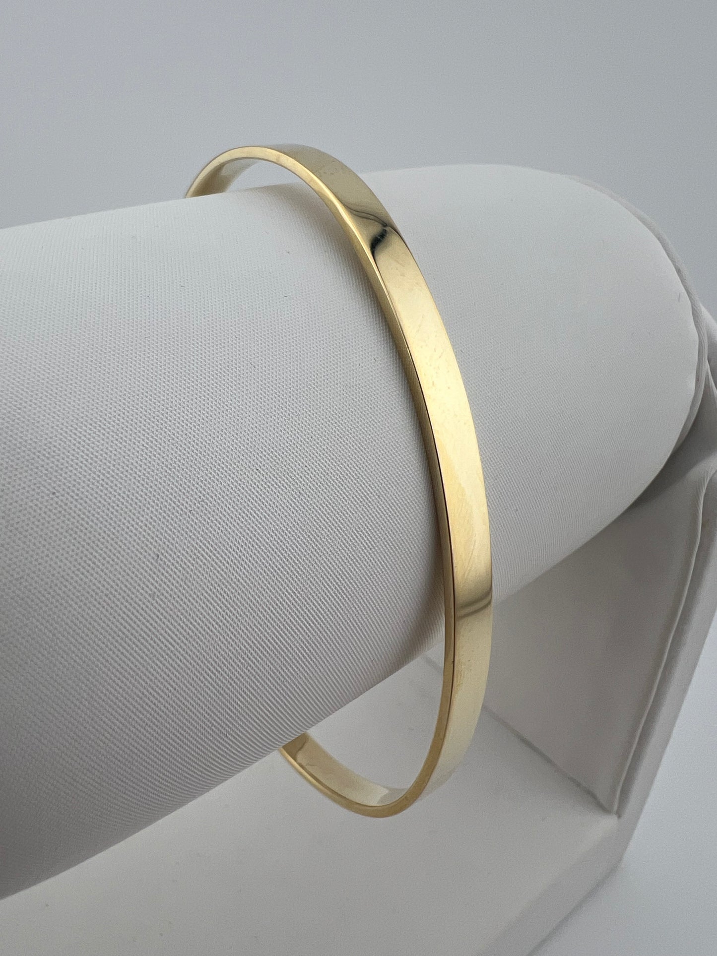 Men’s Solid 9ct Yellow Gold Bracelet - 4.5mm Wide - Gold Hook Bangle UK Hallmark