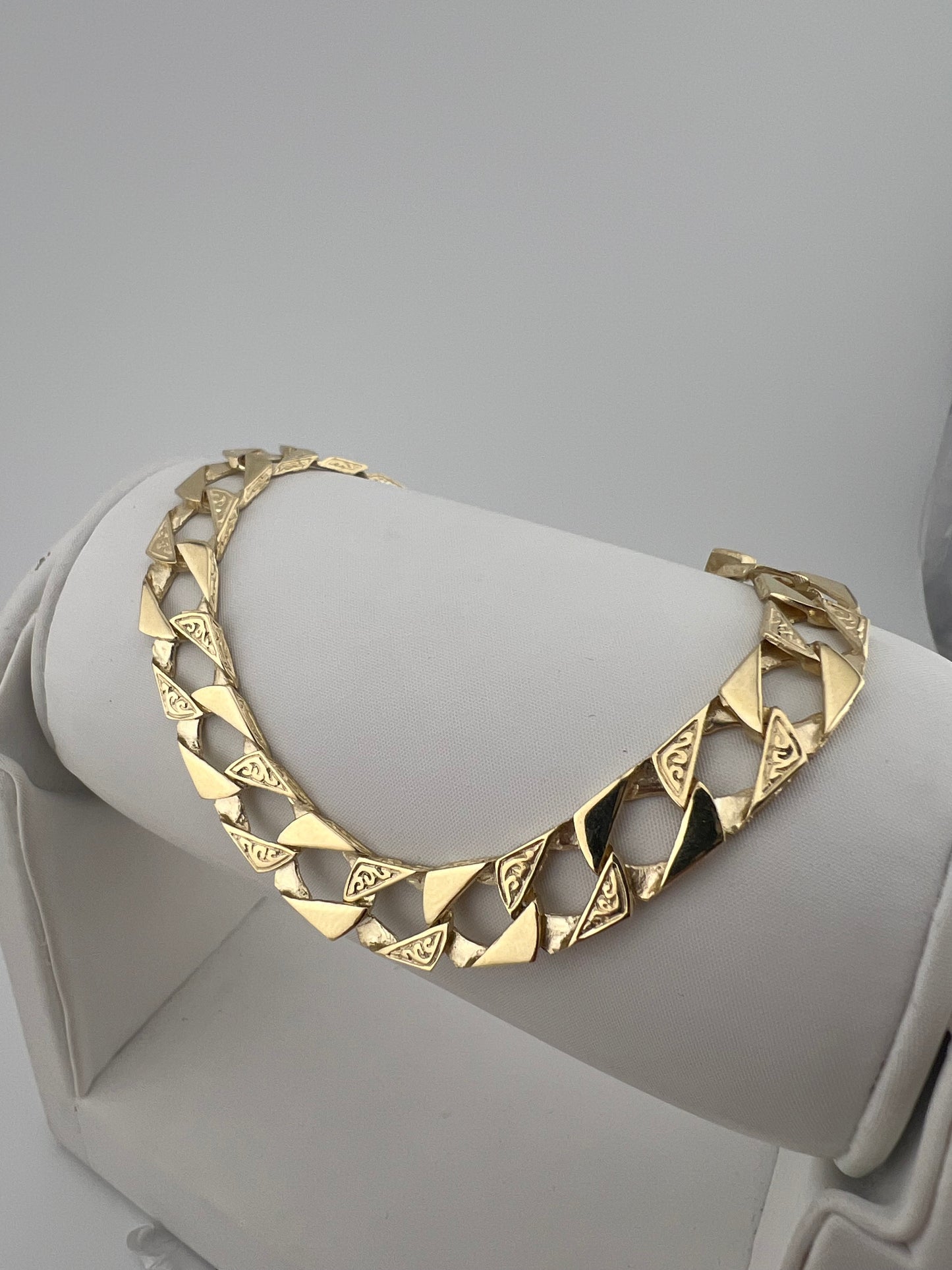 9ct Solid Gold Men's Bracelet 8.5 INCH - 9mm Flat Curb FULL UK HALLMARK & BOXED