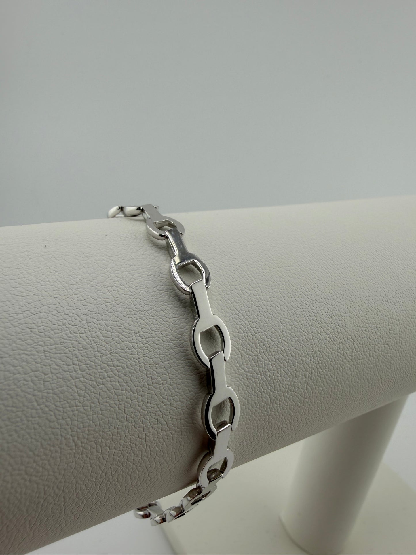 9ct White Gold  Ladies Bracelet - 6mm Wide - 7.5 Inch - Full Hallmark & Box