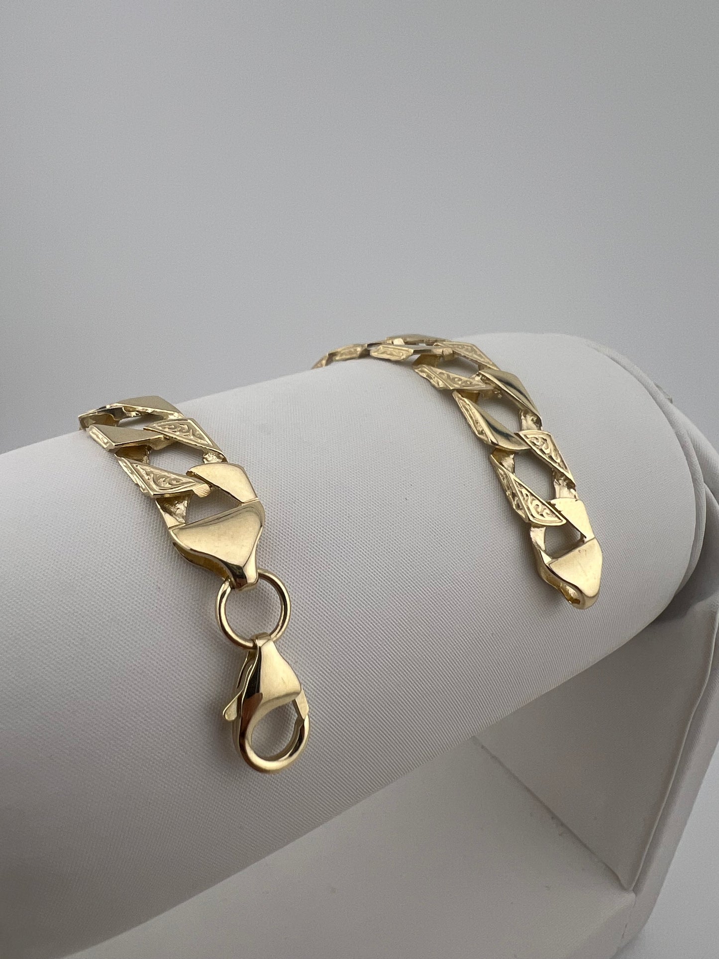 9ct Solid Gold Men's Bracelet 8.5 INCH - 9mm Flat Curb FULL UK HALLMARK & BOXED