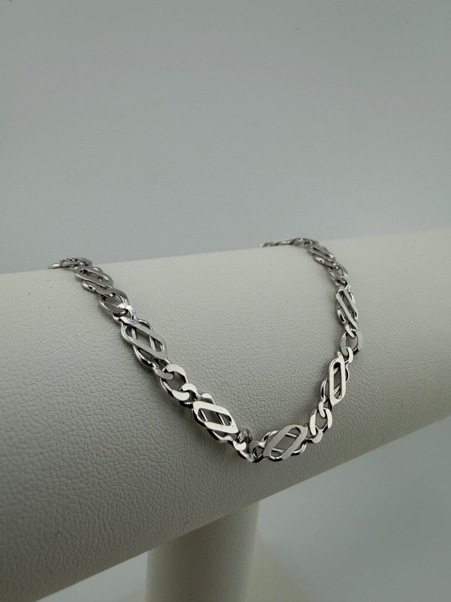 Ladies Solid 9ct White Gold 5mm Wide Celtic Bracelet - 7.5 Inch Ladies Bracelet