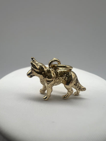 9ct Yellow SOLID Gold Alsatian Dog / German Shepherd Pendant - Full UK Hallmark