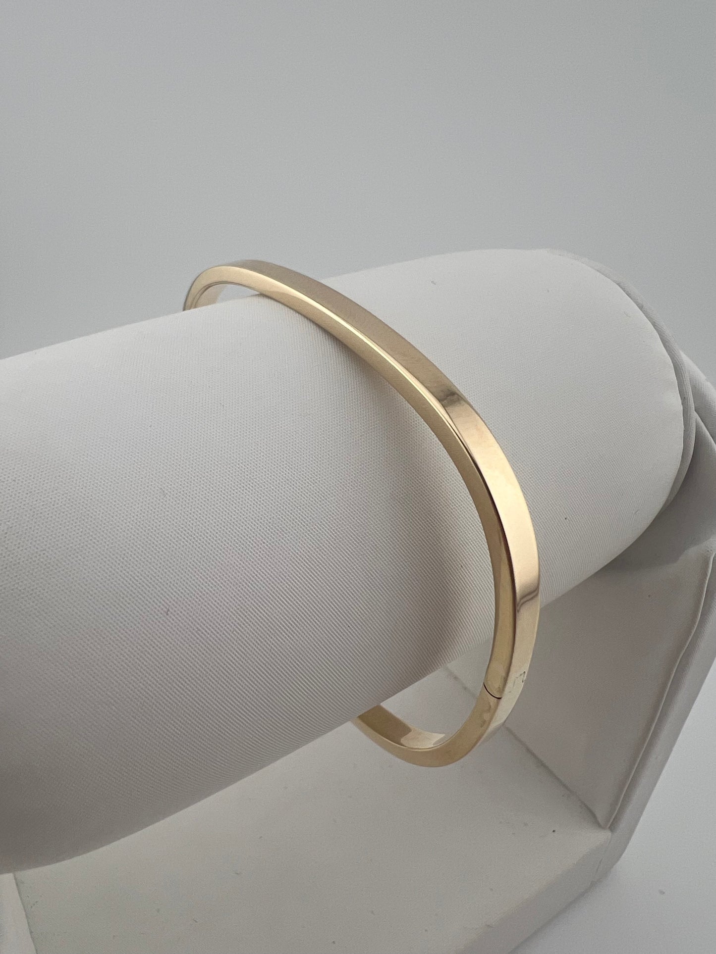 Women’s 9ct Yellow Gold Plain Bracelet - Ladies Gold 4mm Bangle - TV Shaped