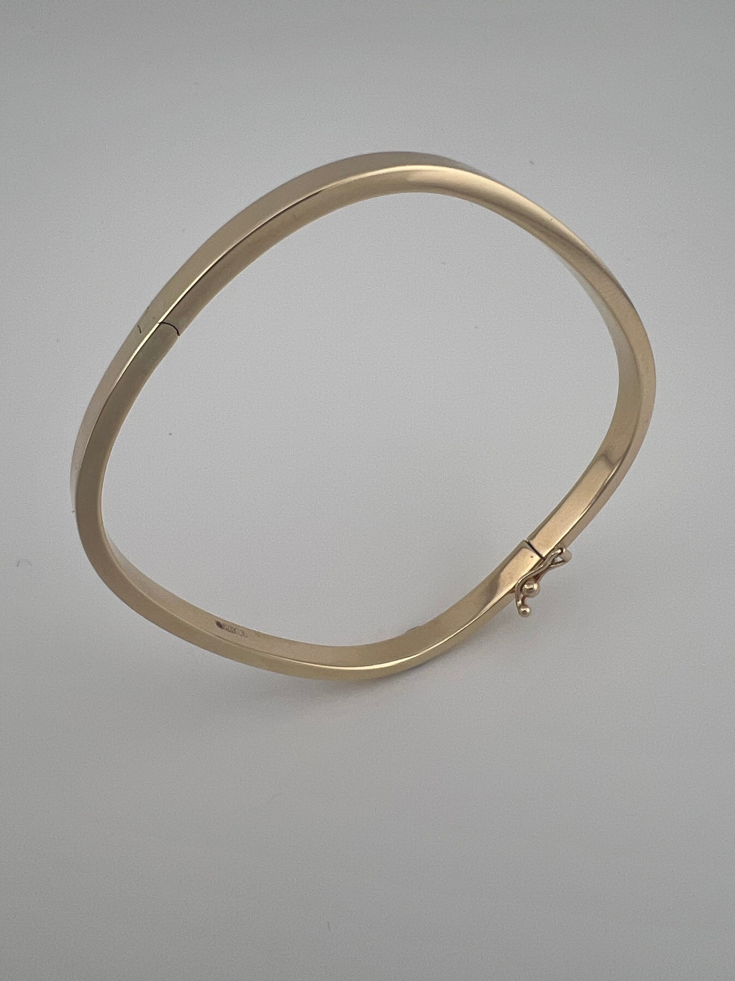 Women’s 9ct Yellow Gold Plain Bracelet - Ladies Gold 4mm Bangle - TV Shaped