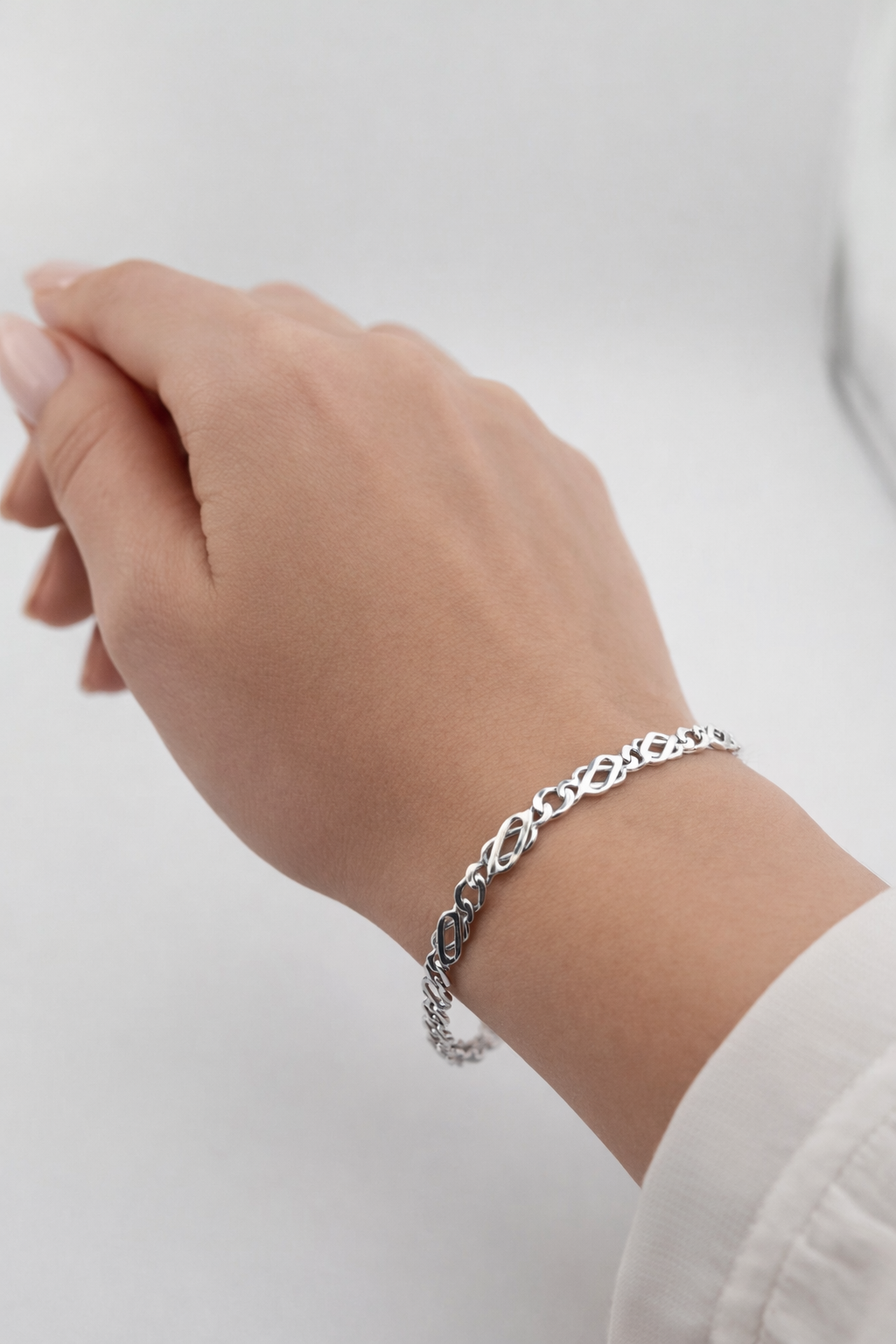 Ladies Solid 9ct White Gold 5mm Wide Celtic Bracelet - 7.5 Inch Ladies Bracelet