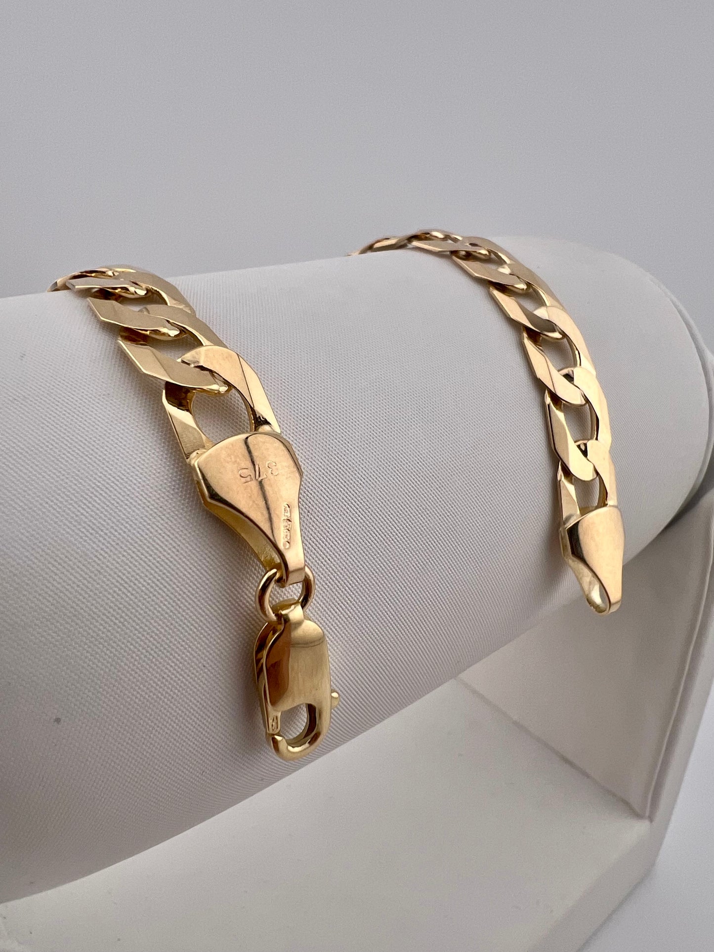 9ct Solid Gold Men’s Bracelet 8.5 Inch- 8mm Flat Curb - FULL UK HALLMARK & BOX