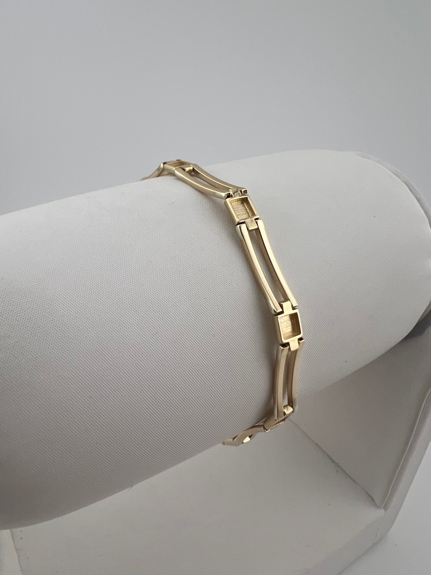 9ct Yellow Gold 5mm Wide Bracelet - 7 Inch Ladies Gold Bracelet - UK Hallmark