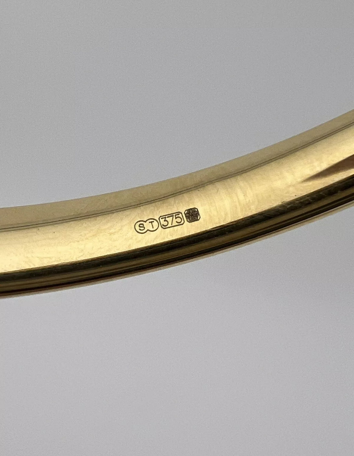 Women’s 9ct Yellow Gold Plain Bracelet - Ladies Gold 6mm Plain Hinged Bangle