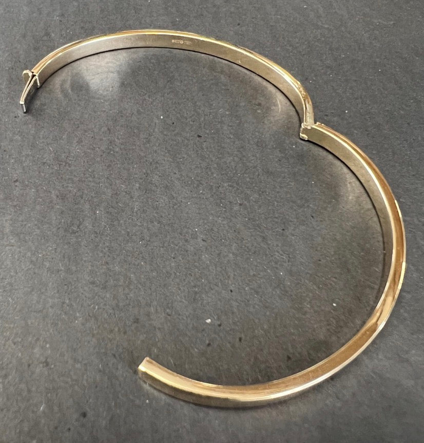 Women’s 9ct Yellow Gold 4mm Hinged Bangle - Ladies Gold Plain Bracelet