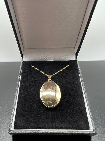 Genuine 9ct Yellow Gold Medium Size Oval Plain Picture Locket / Pendant - Boxed