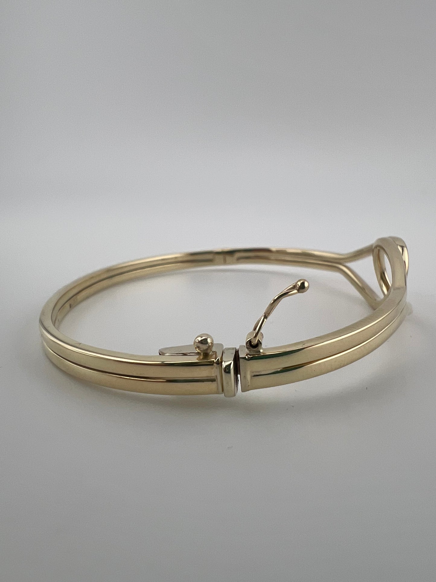 Women’s 9ct Yellow Gold  Ladies Bangle  - 7.5 Inch - Full Hallmark & Box