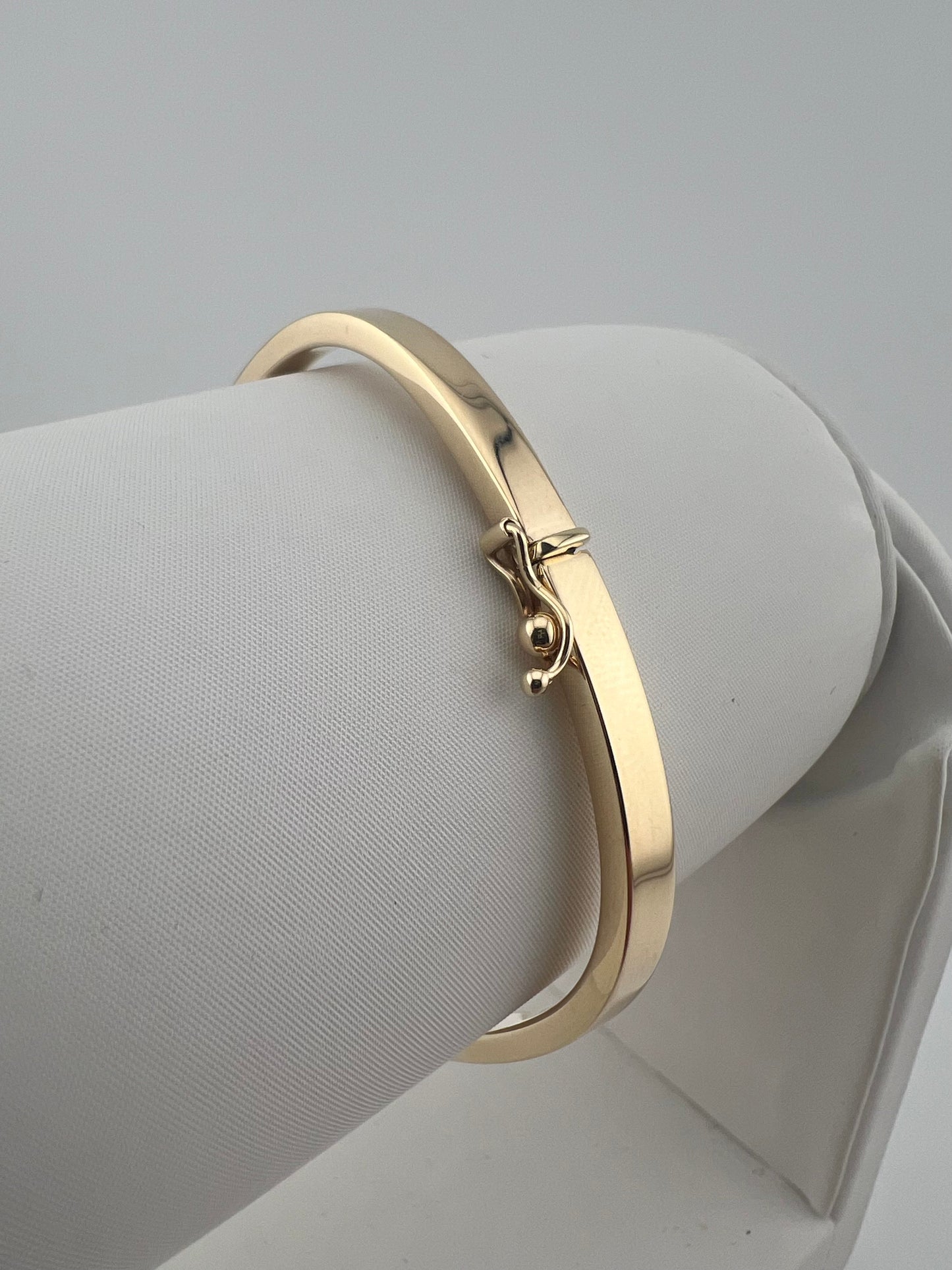 Women’s 9ct Yellow Gold Plain Bracelet - Ladies Gold 4mm Bangle - TV Shaped