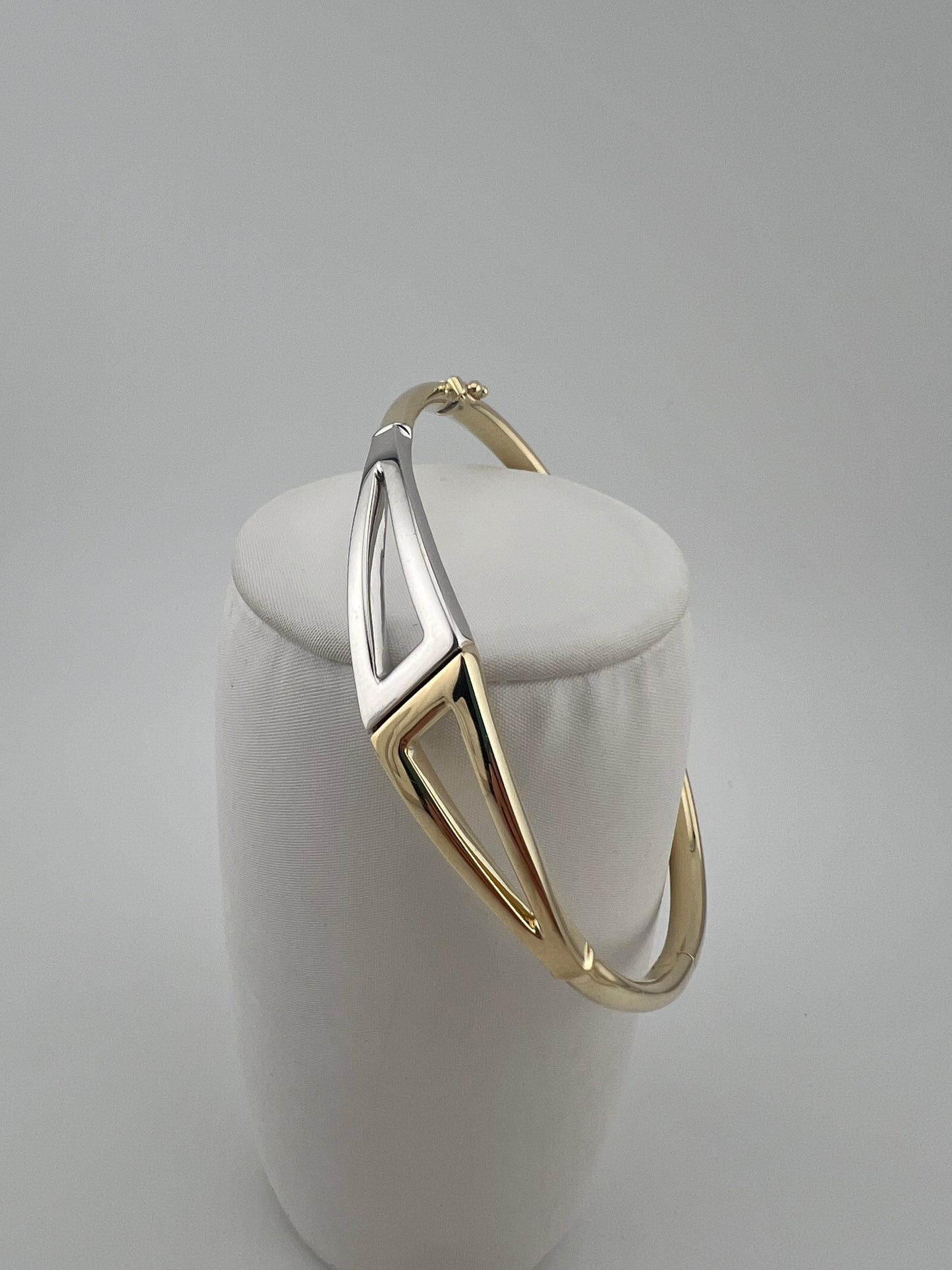 Women’s 9ct Gold Bangle  - 7.5 Inch - Ladies Gold Bracelet - Full Hallmark & Box
